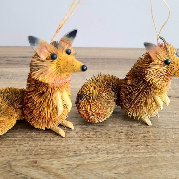 2 cute squirrels Christmas ornaments. - Picture 2 of 6